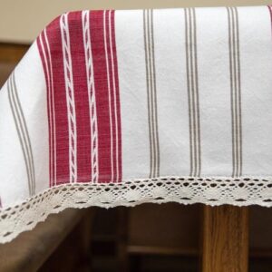 Față de masă, motiv sicănesc cu dantelă, roșu 220x130-0