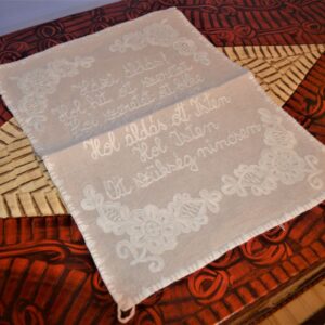 Binecuvăntarea casei, cusut manual, limba maghiară, alb cu lalele-0